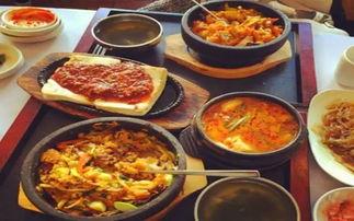 师大食堂吃瓜,瓜香四溢，美食盛宴尽享其中